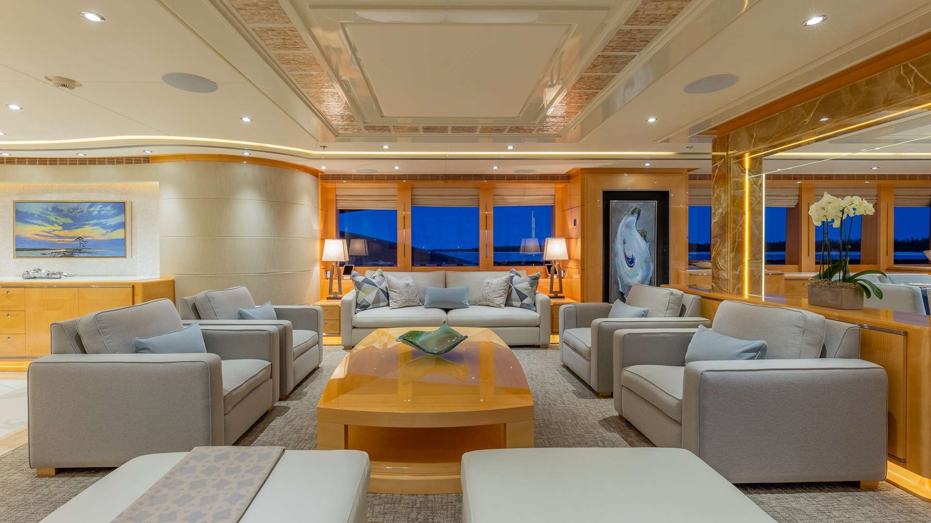 HEESEN 180 in Caribbean — view 2