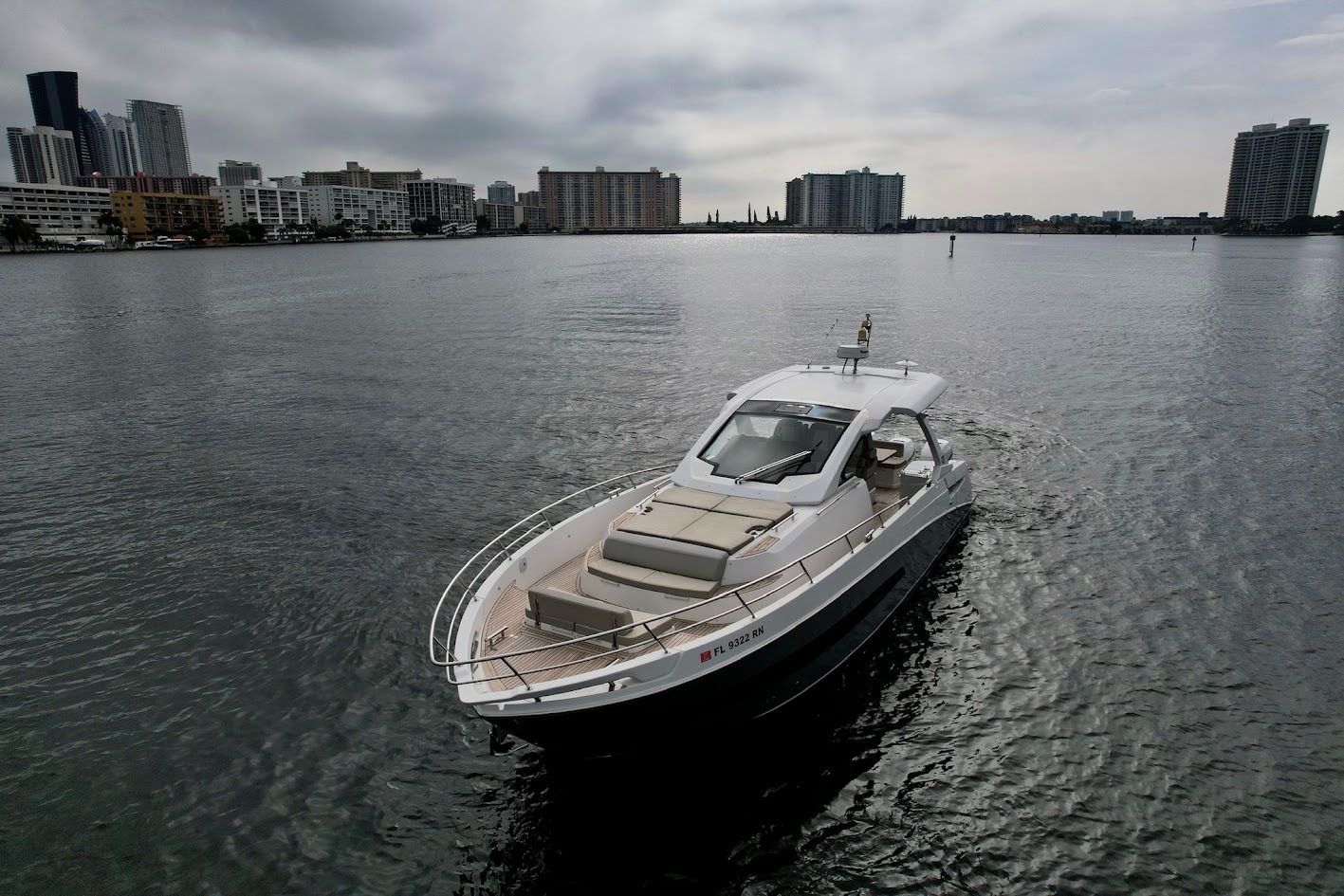AZIMUT VERVE 42 in East Coast United States — view 2
