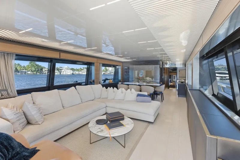 FERRETTI 92 in East Coast United States — view 6