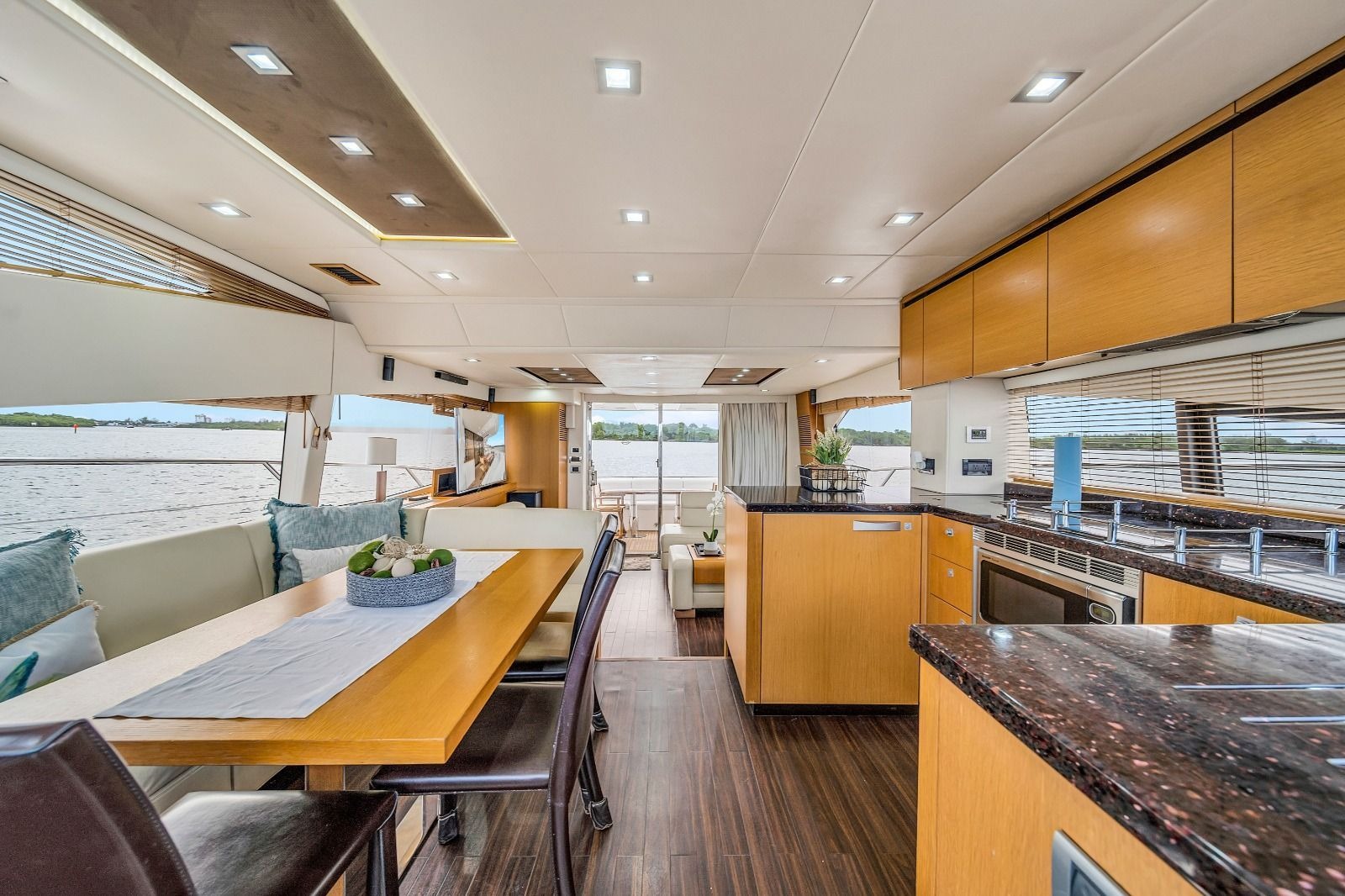 SUNSEEKER 70 in East Coast United States — view 7