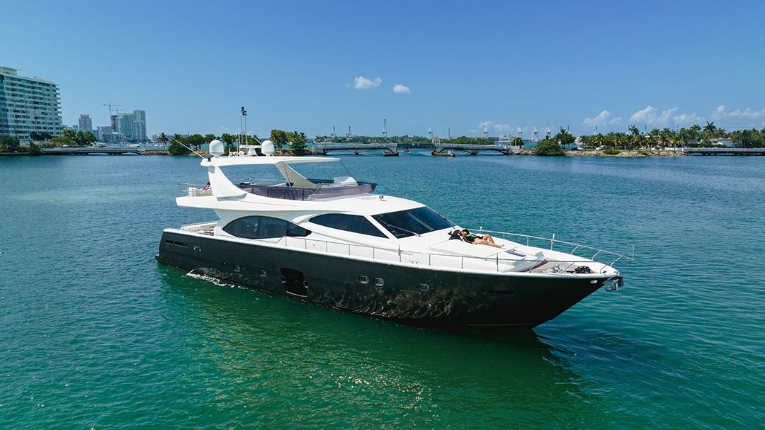FERRETTI 80