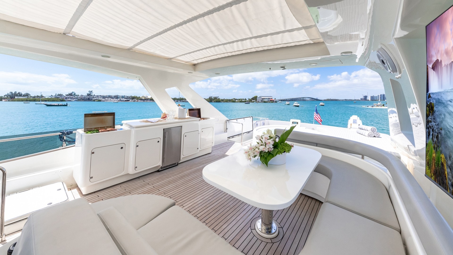 FERRETTI 89 in East Coast United States — view 6