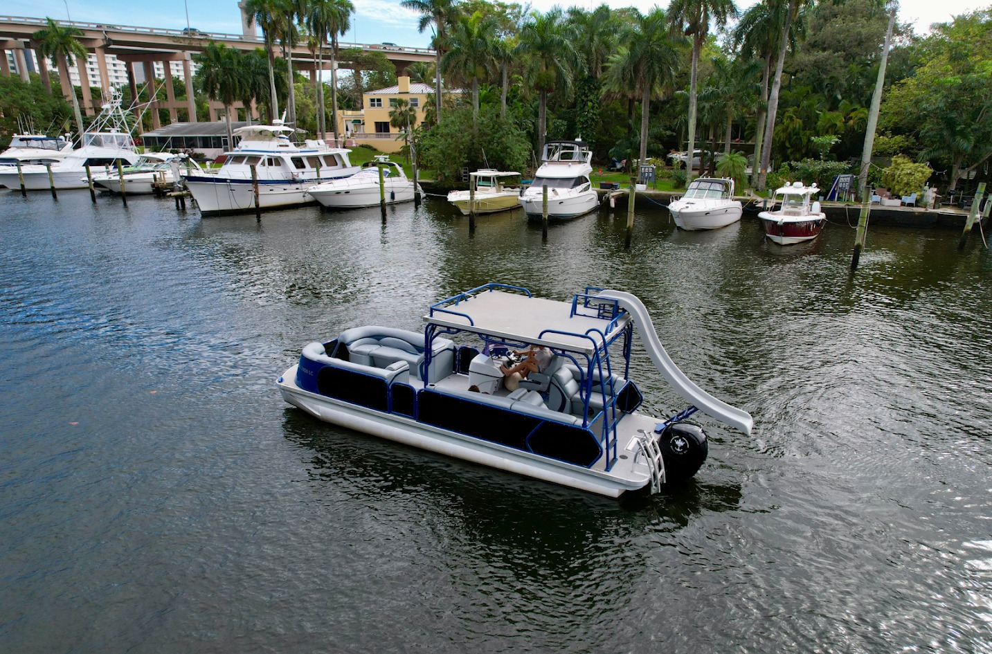 PONTOON BOAT IN MIAMI 30 in East Coast United States — view 6
