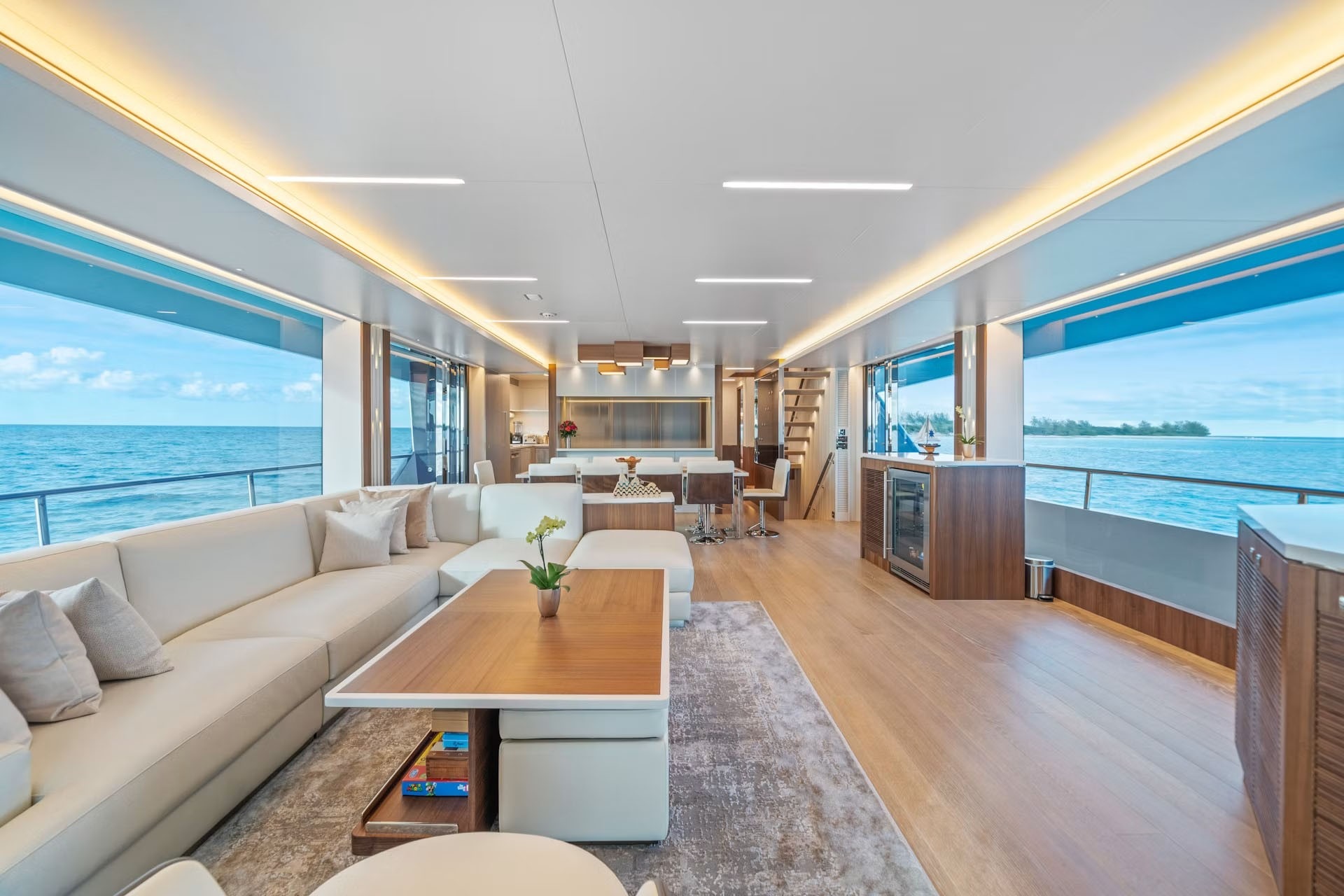 HORIZON 90 in Caribbean — view 3