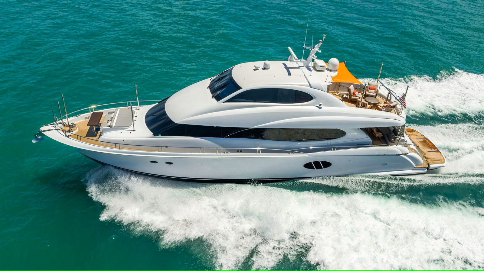 LAZZARA 88 — Lazzara Motor Yacht, 26.82m, charter in East Coast United States