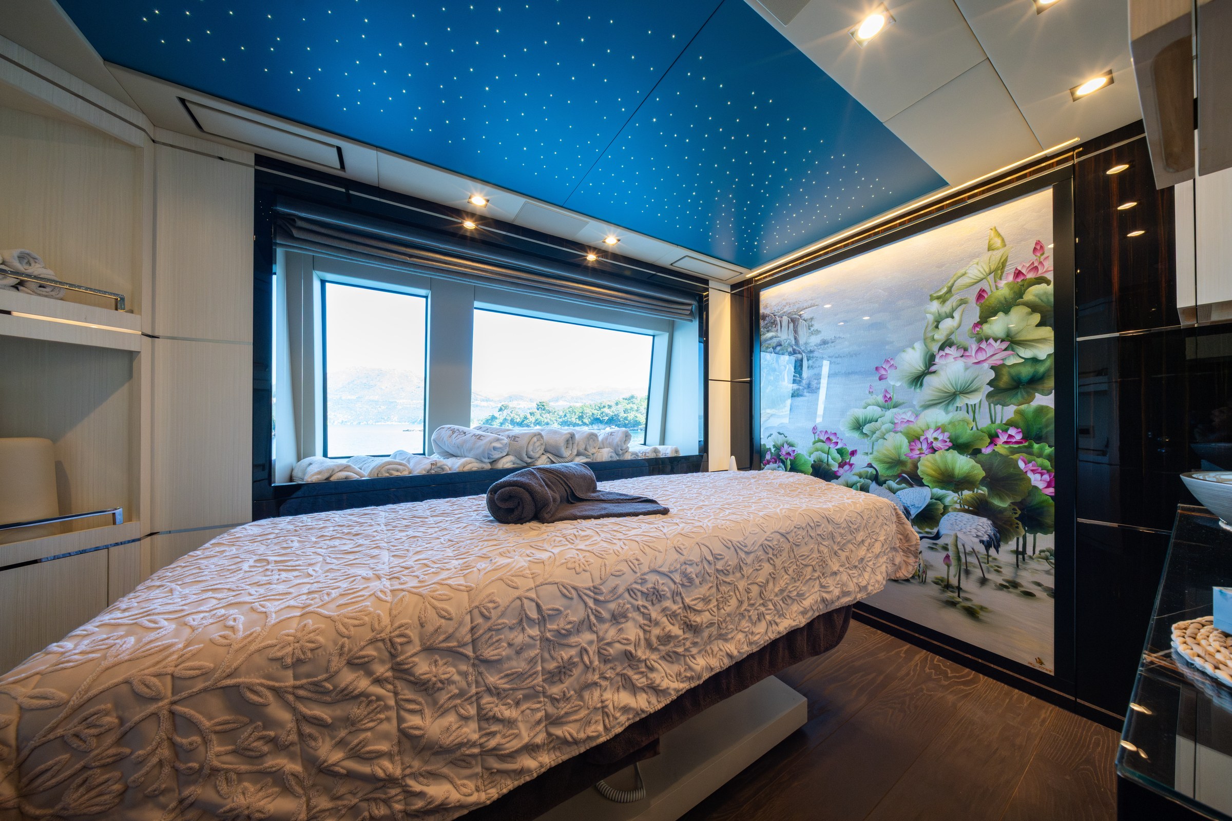HAPPY ME — Onboard spa massage room with starry ceiling