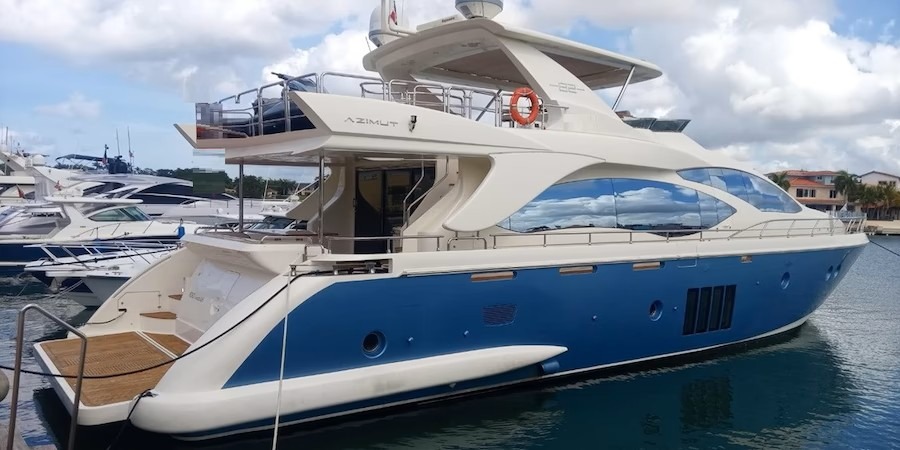AZIMUT 86 luxury yacht charter near Nanny Cay Marina