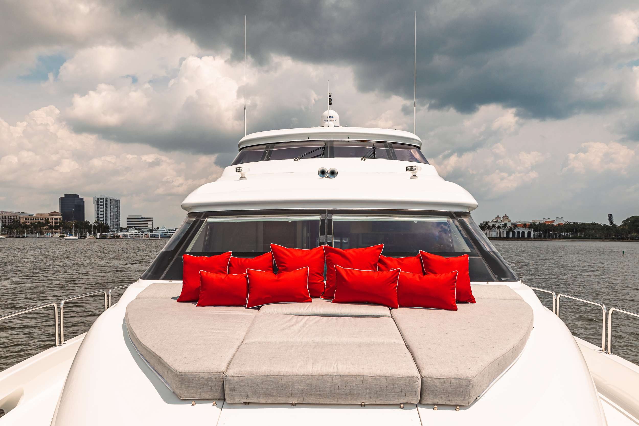 HATTERAS 85 in Caribbean — view 2