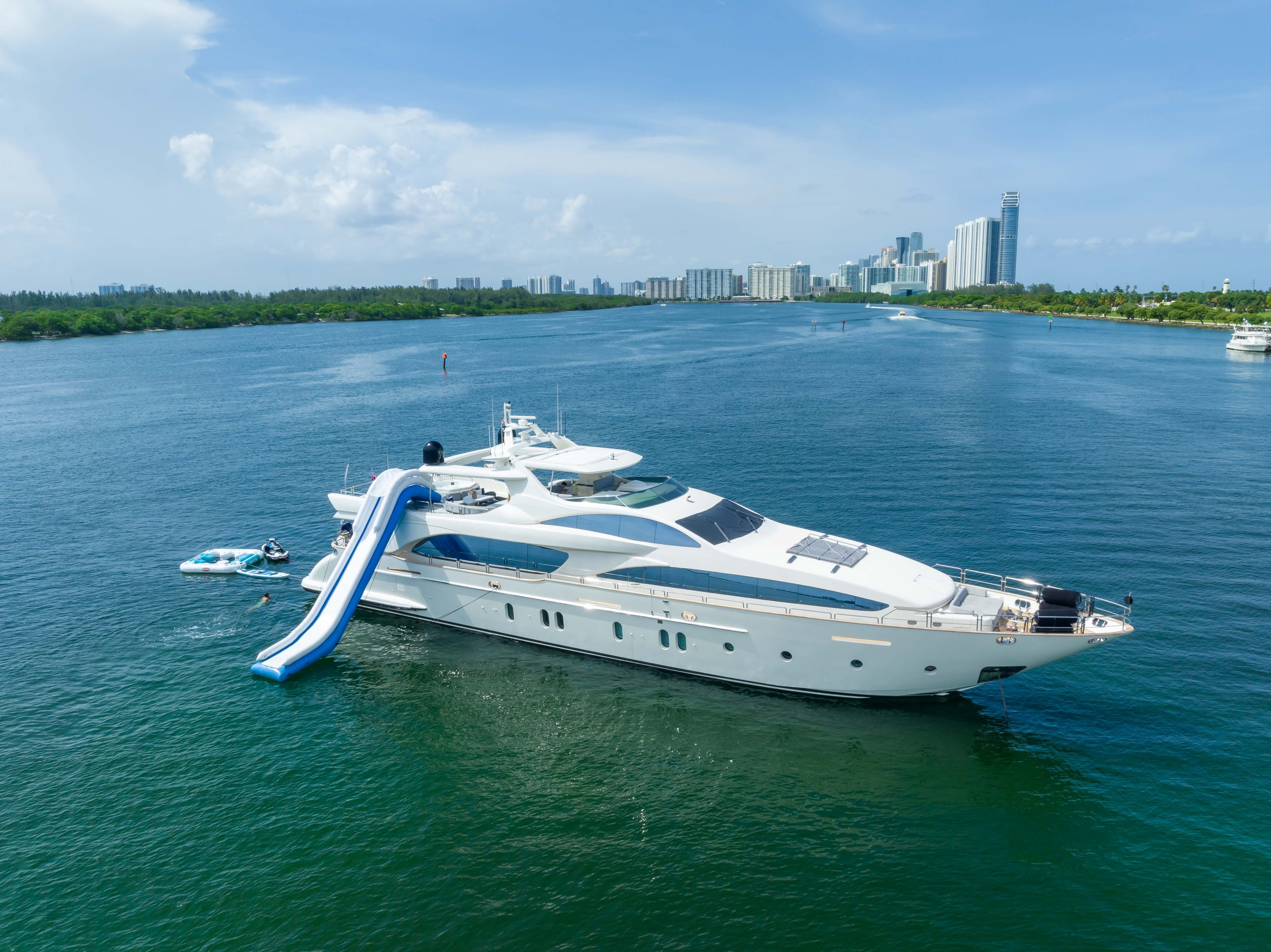 AZIMUT 116 in East Coast United States — view 5