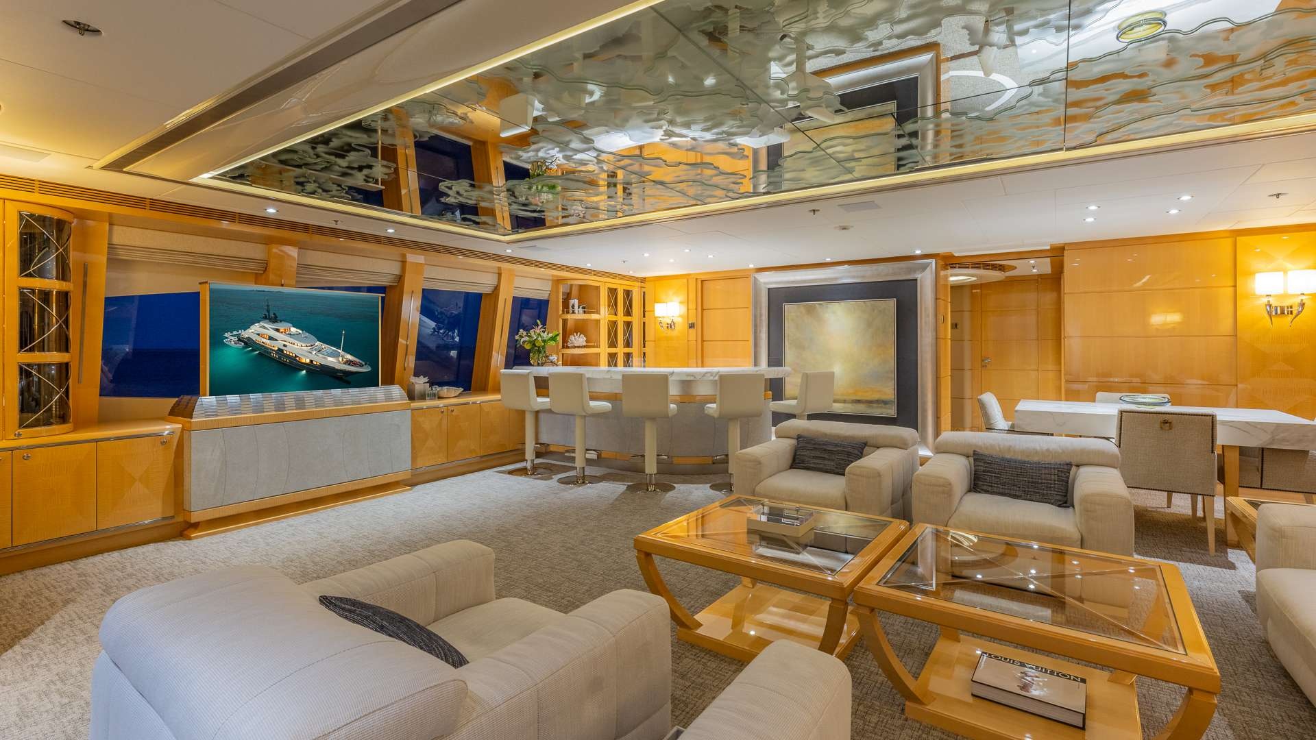 HEESEN 180 in Caribbean — view 7