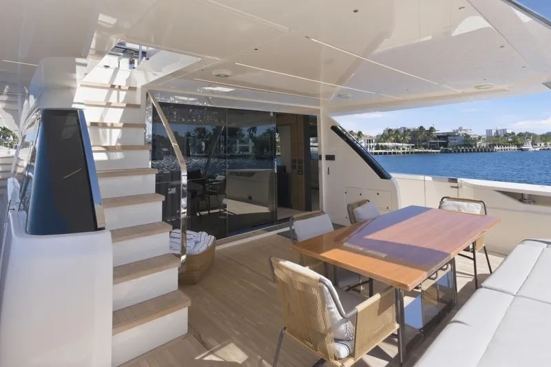 FERRETTI 92 in East Coast United States — view 4