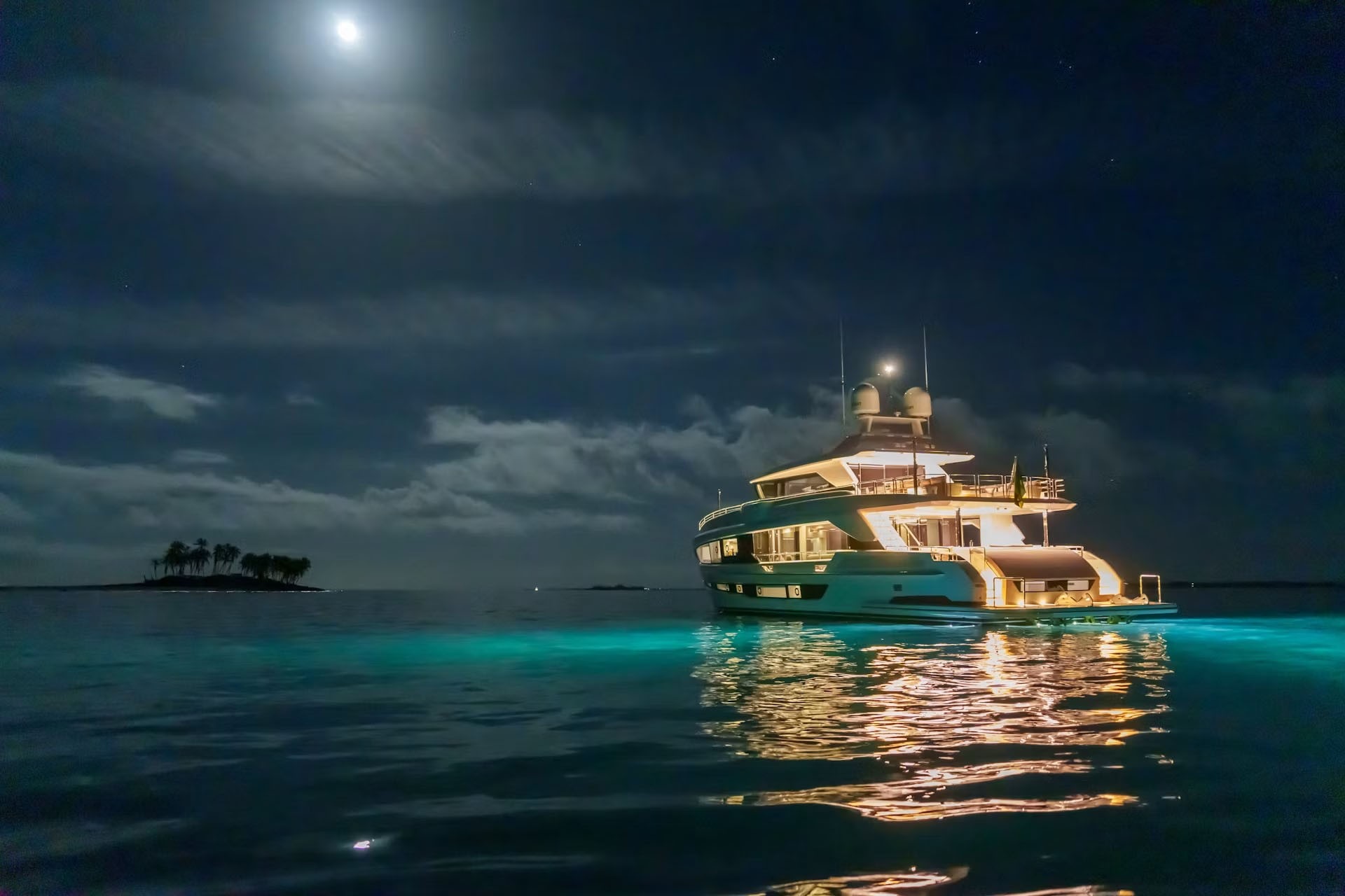 HORIZON 90 in Caribbean — view 4