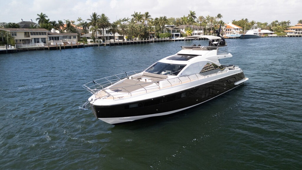 AZIMUT S7 70 in East Coast United States — view 2