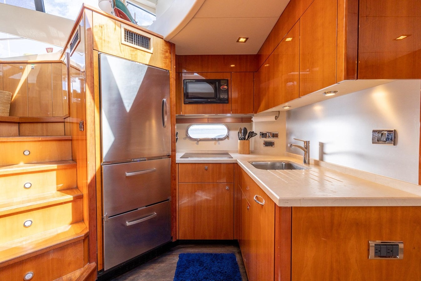 SUNSEEKER 64 in East Coast United States — view 7