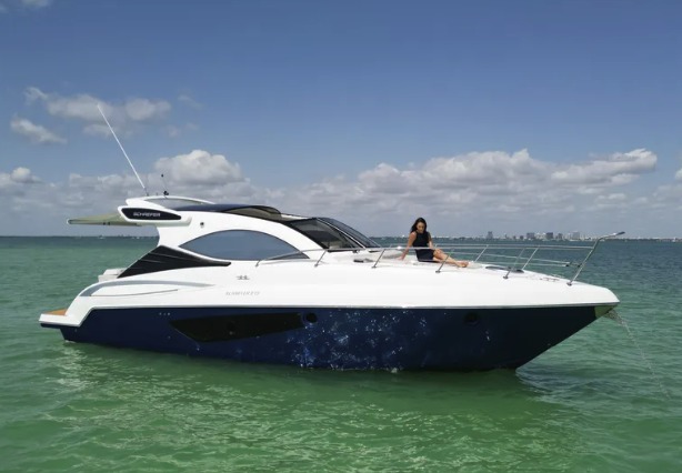 SHAEFER 40 12.19m Shaefer luxury charter yacht in East Coast United States