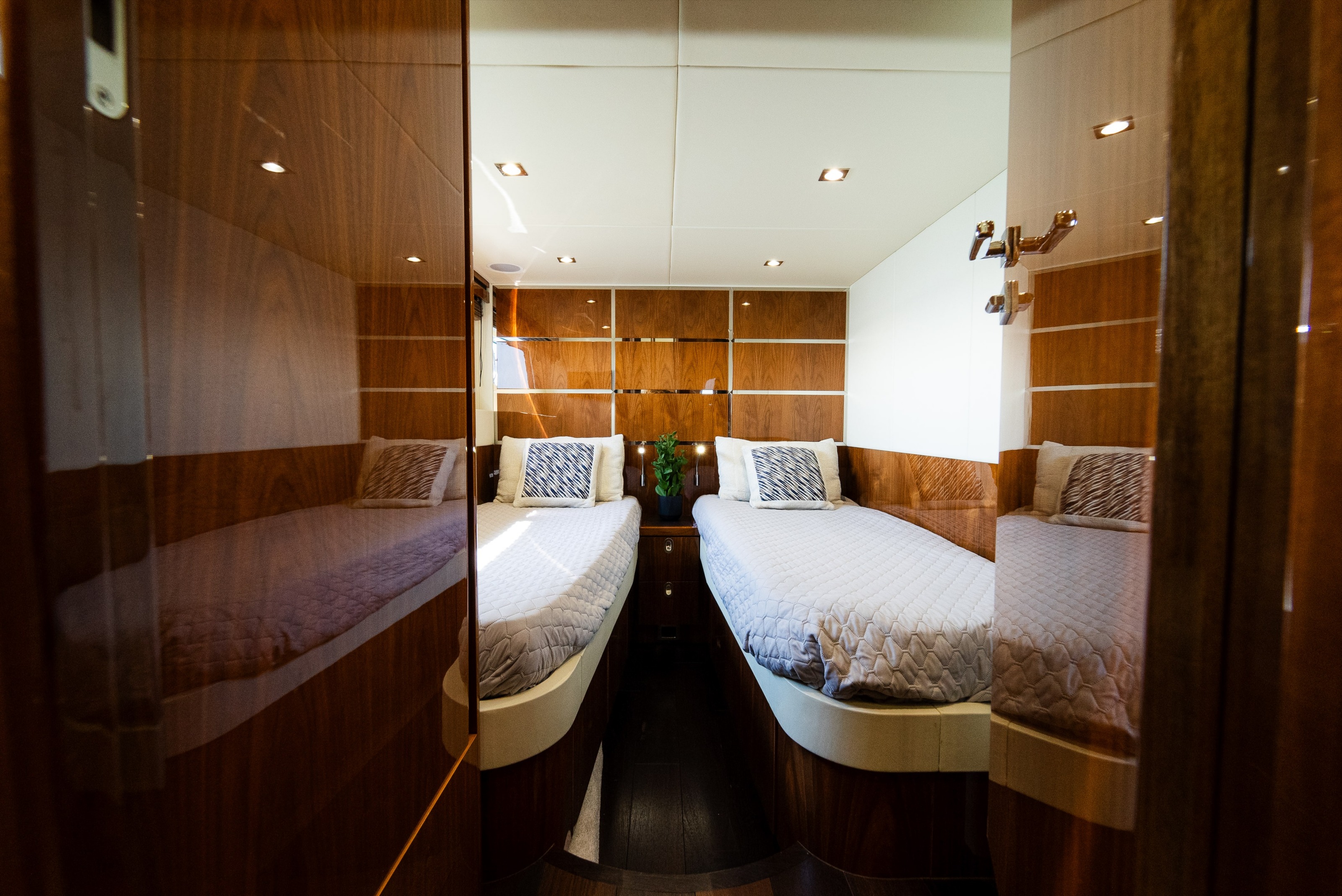SUNSEEKER 65 in East Coast United States — view 3