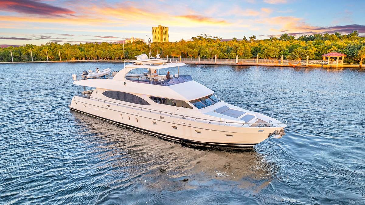 HARGRAVE 105 — Hargrave Motor Yacht, 32m, charter in East Coast United States