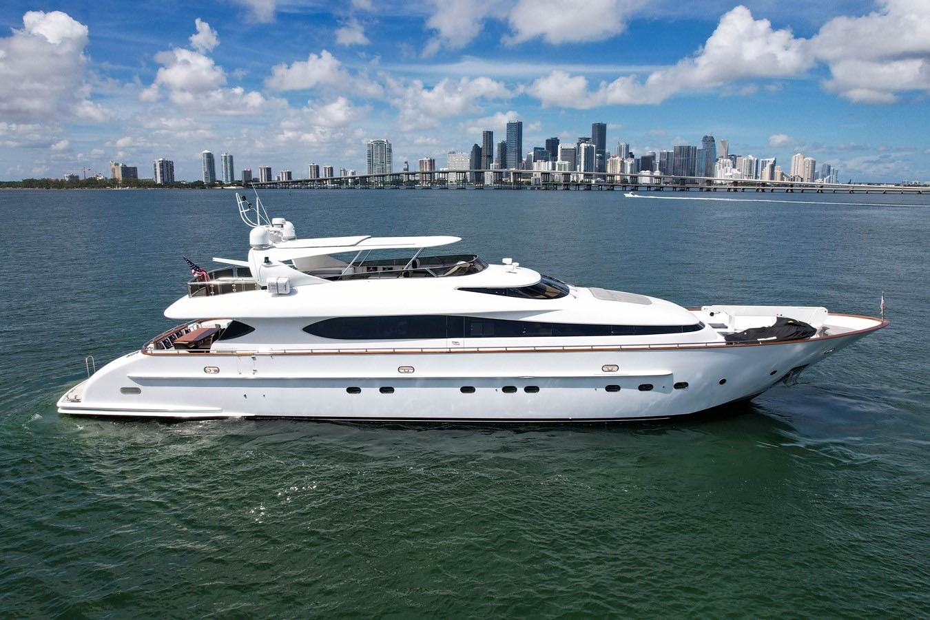MAIORA 110 — Maiora Motor Yacht, 33.53m, charter in East Coast United States
