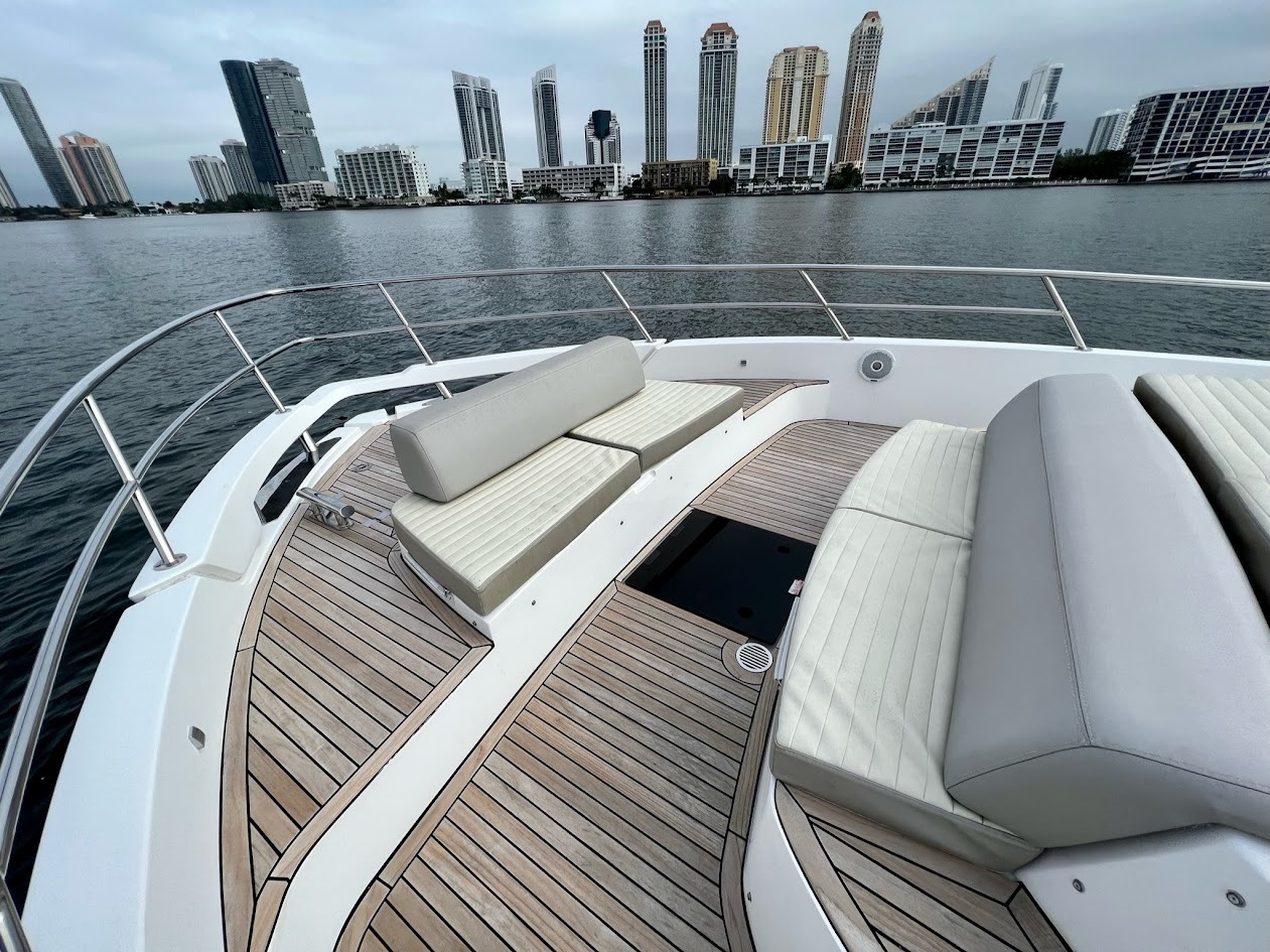 AZIMUT VERVE 42 in East Coast United States — view 6