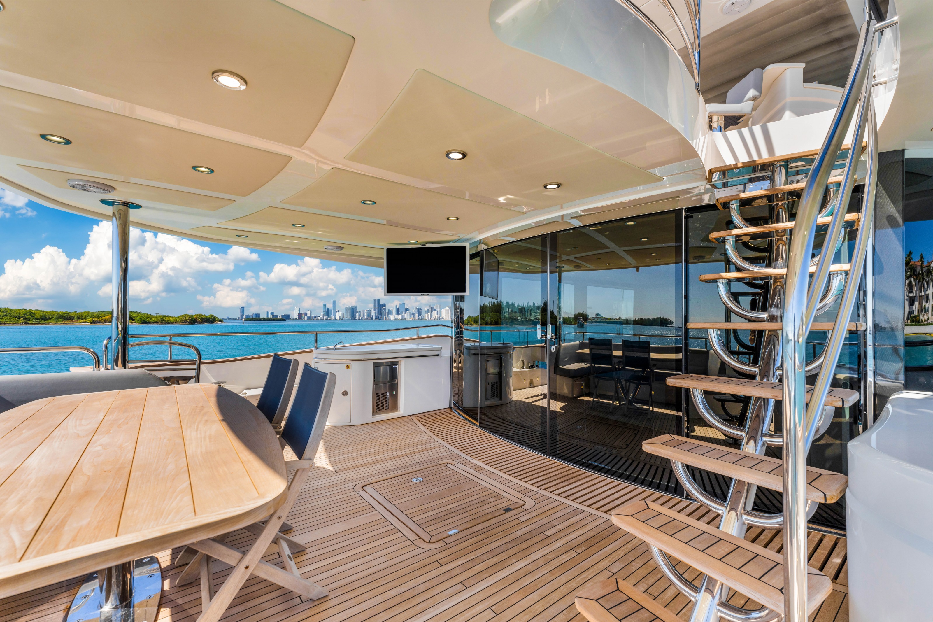 SUNSEEKER 96 in East Coast United States — view 7