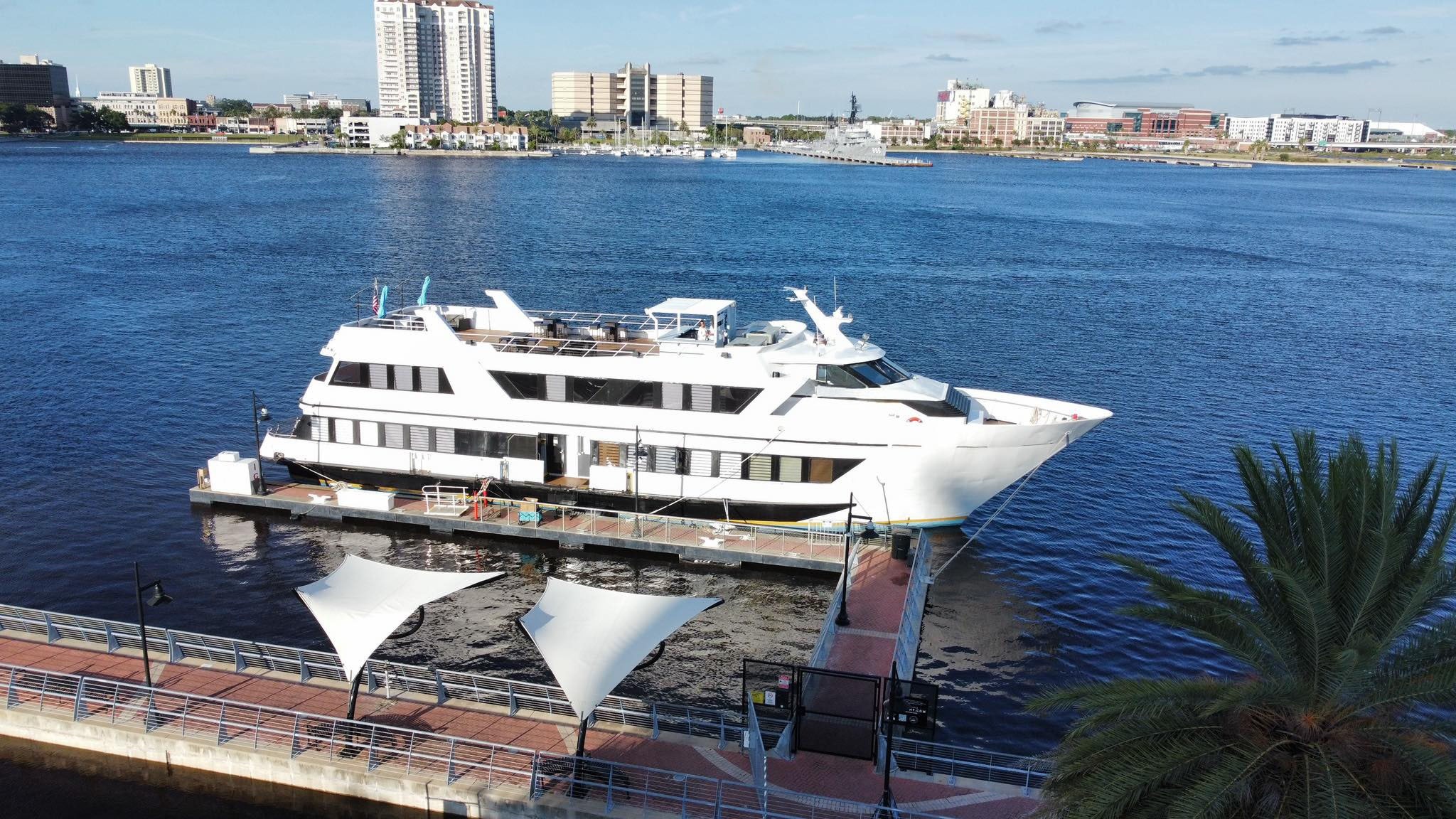 PARTY BOAT 125 in Caribbean — view 2
