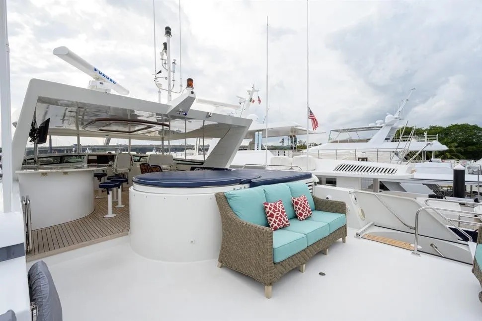 WESTPORT 112 — view 4