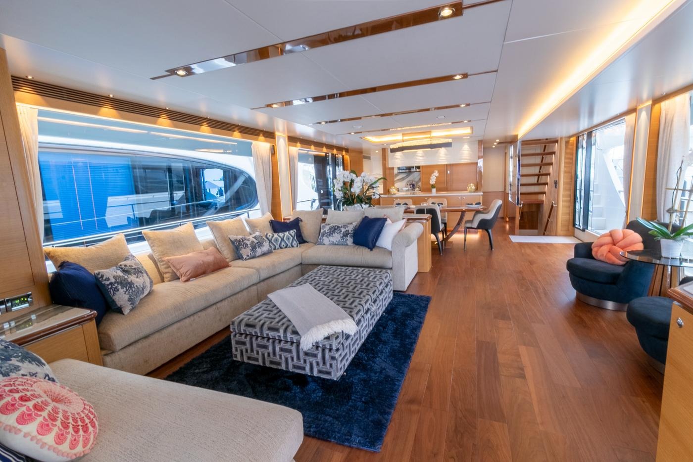 HORIZON TRI-DECK 100 — Horizon Tri-deck Motor Yacht, 30.48m, charter in East Coast United States