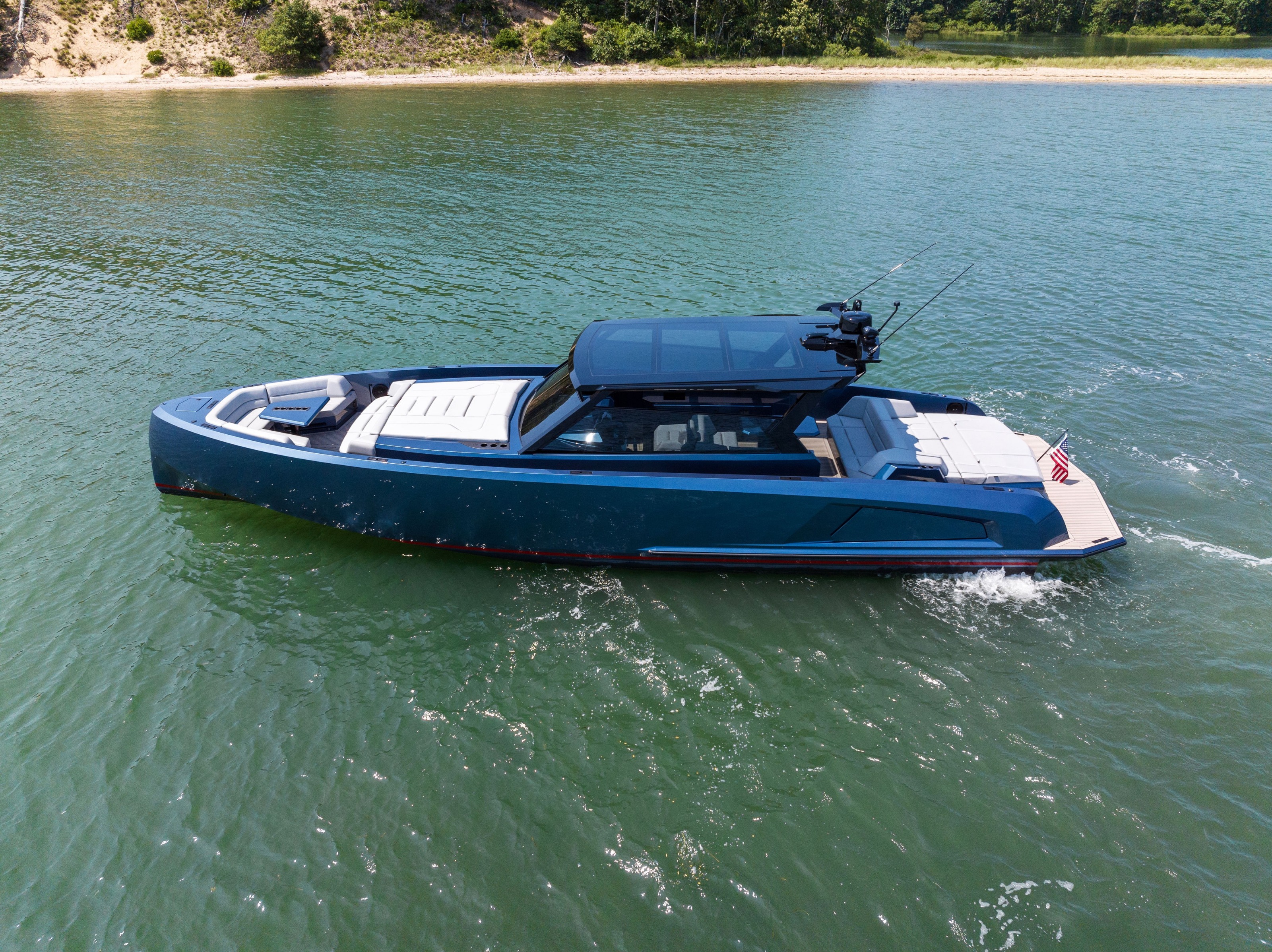 VANQUISH 52 — VANQUISH Motor Yacht, 15.85m, charter in East Coast United States