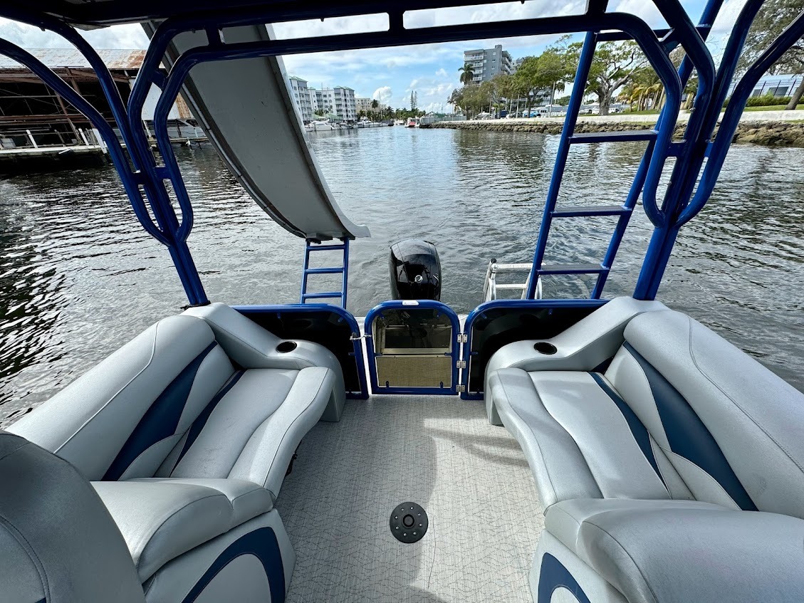 PONTOON BOAT IN MIAMI 30 in East Coast United States — view 8