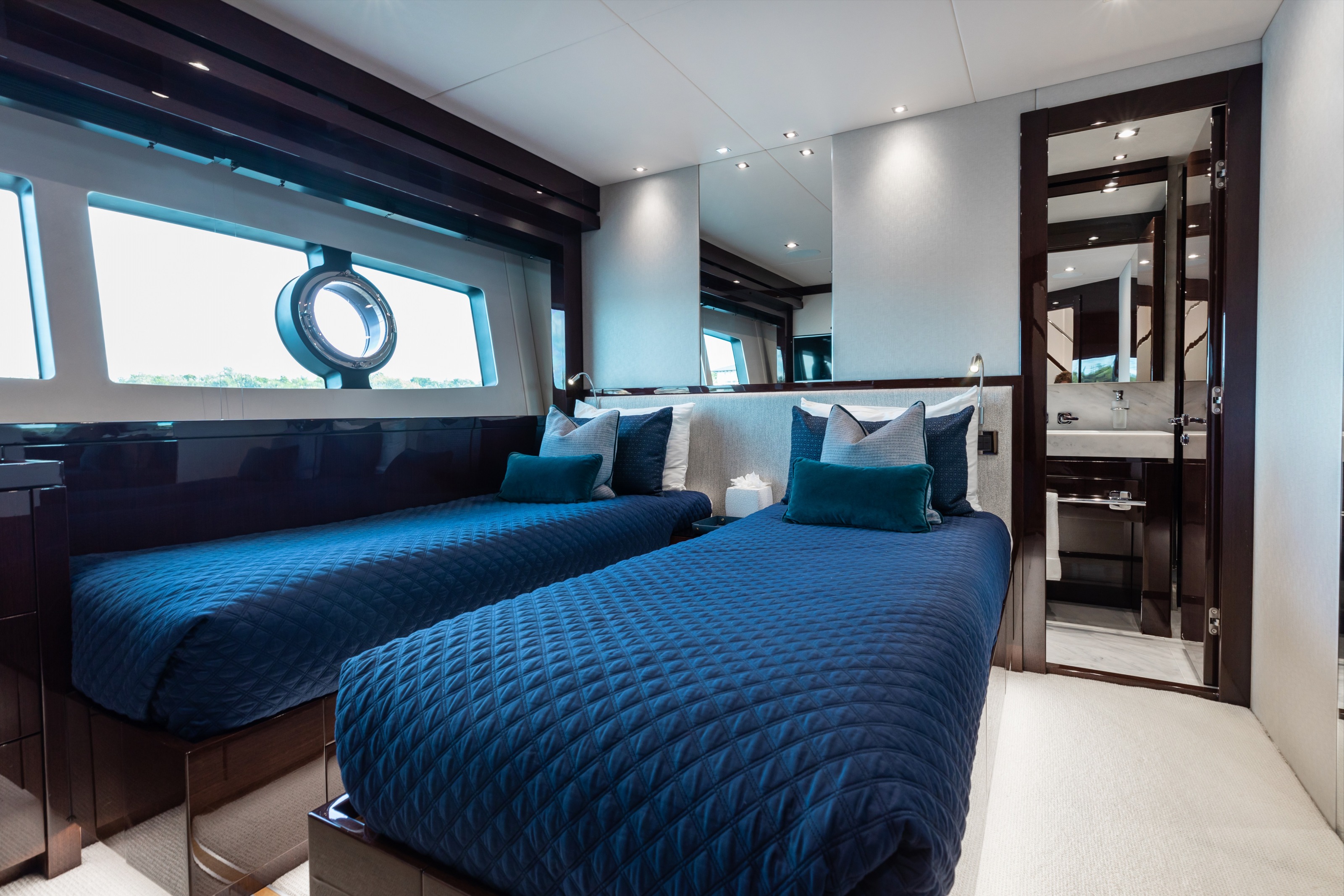 SUNSEEKER 95 in East Coast United States — view 6
