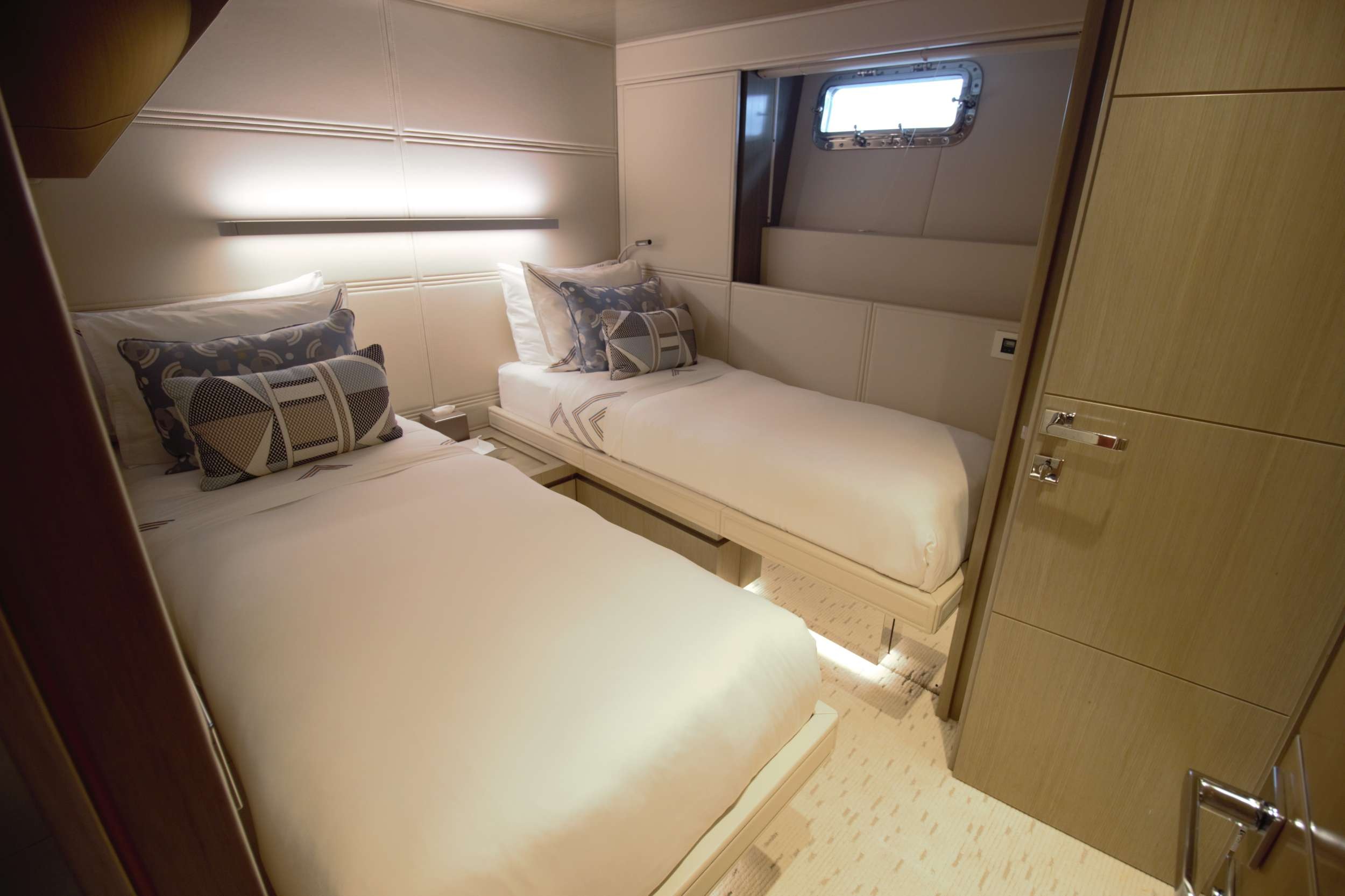 DREAMLINE 87 in Caribbean — view 6