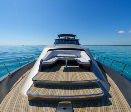 CRESCENT 110 — Crescent Motor Yacht, 33.53m, charter in East Coast United States