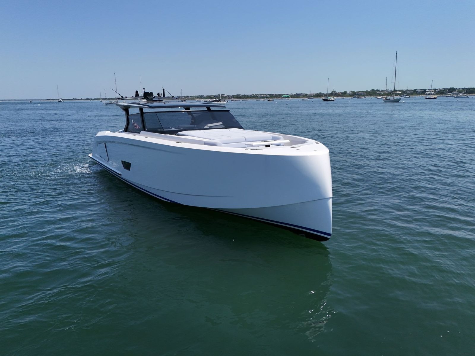 VANQUISH 58 — Vanquish Motor Yacht, 17.68m, charter in East Coast United States