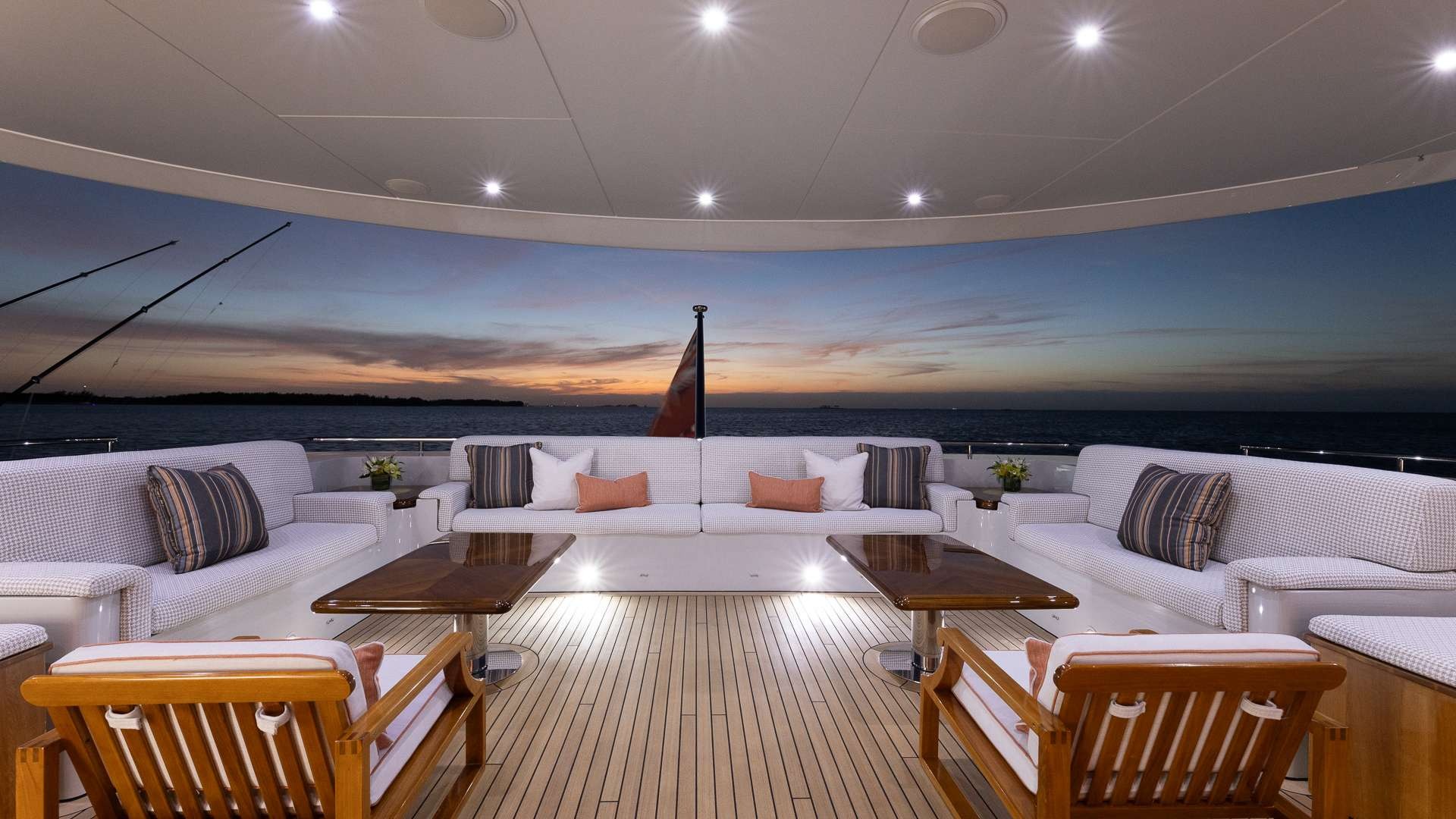 HEESEN 180 in Caribbean — view 3