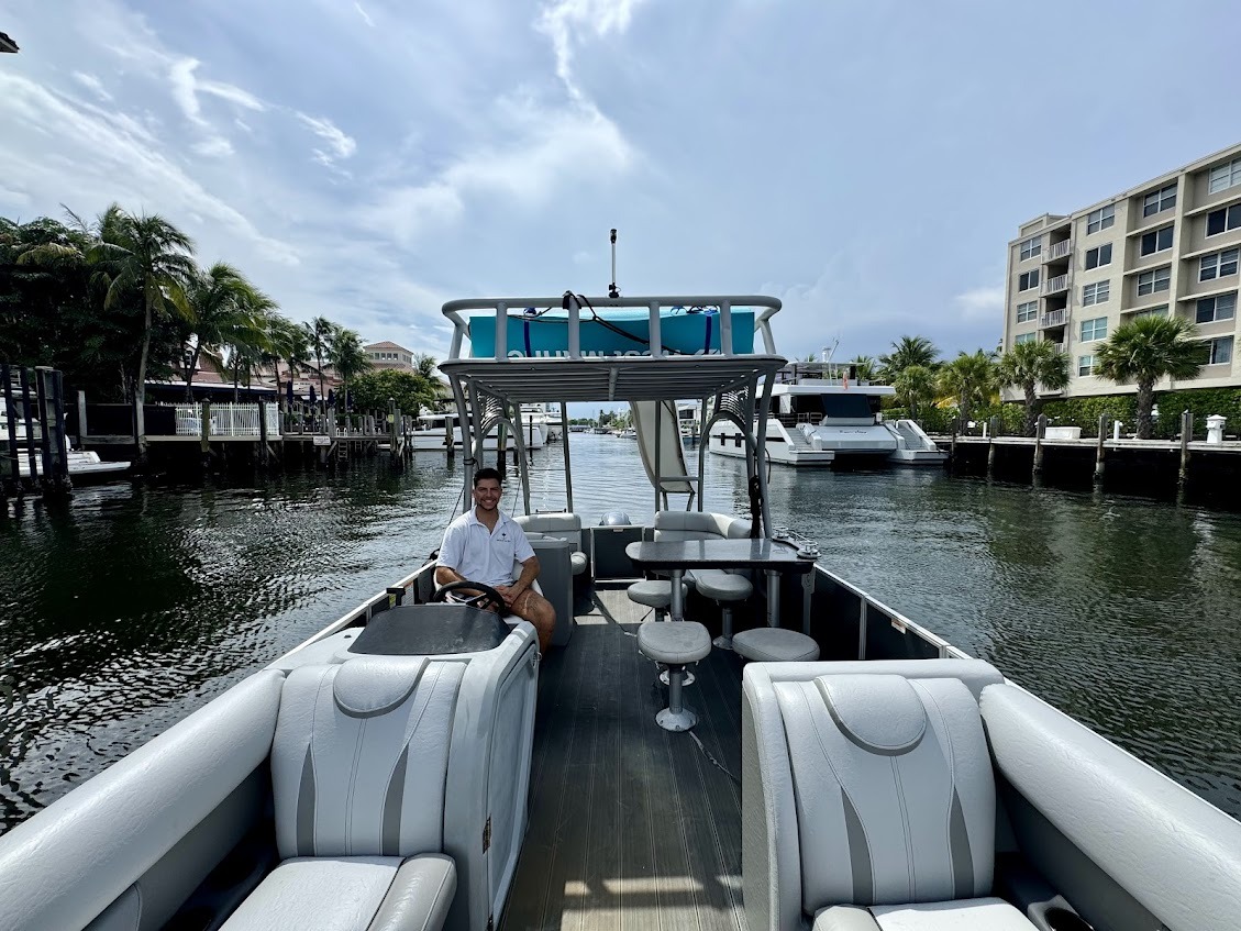 PONTOON BOAT IN FORT LAUDERDALE 27