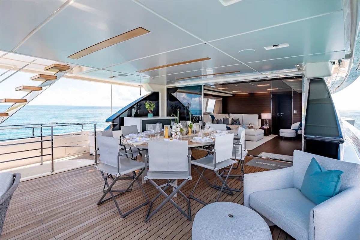 FERRETTI CUSTOM LINE 121 in East Coast United States — view 3