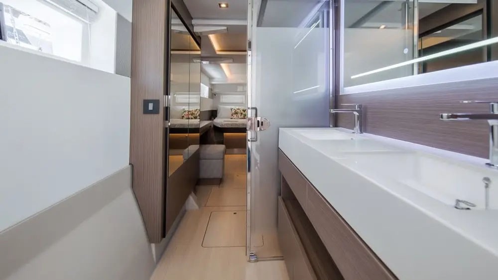 LEOPARD POWER CATAMARAN 46 in East Coast United States — view 5