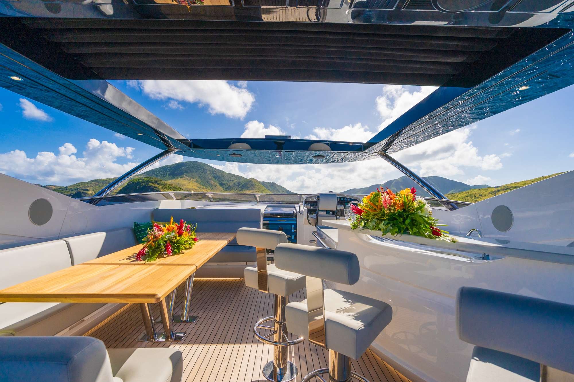 SUNSEEKER 95 in Caribbean — view 5