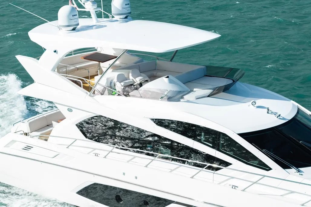 SUNSEEKER MANHATTAN 68 in East Coast United States — view 3