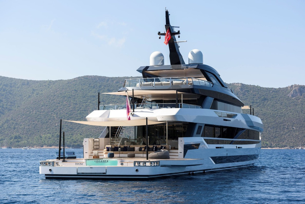 LEGASEA — Beach club and swim platform